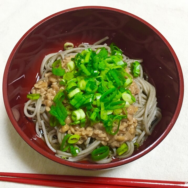 ひきわり納豆と青ネギのオリーブオイルぶっかけ蕎麦♡